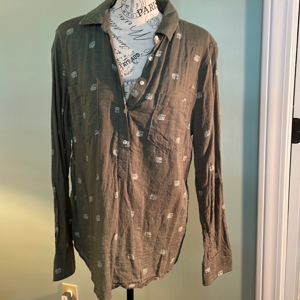 Hunter green merona button up with elephants